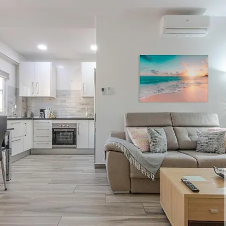 2 Bdr With Excellent Location * Benalmadena