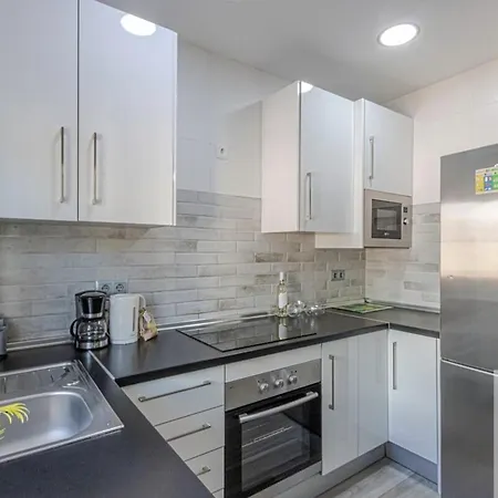 Apartment 2 Bdr With Excellent Location With Pool *